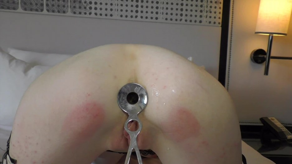 Brooke Johnson – Master Hand Bound Speculum Climax